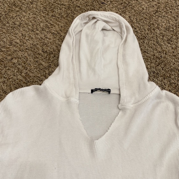 Brandy Melville Hooded Long Sleeve - Picture 2 of 4